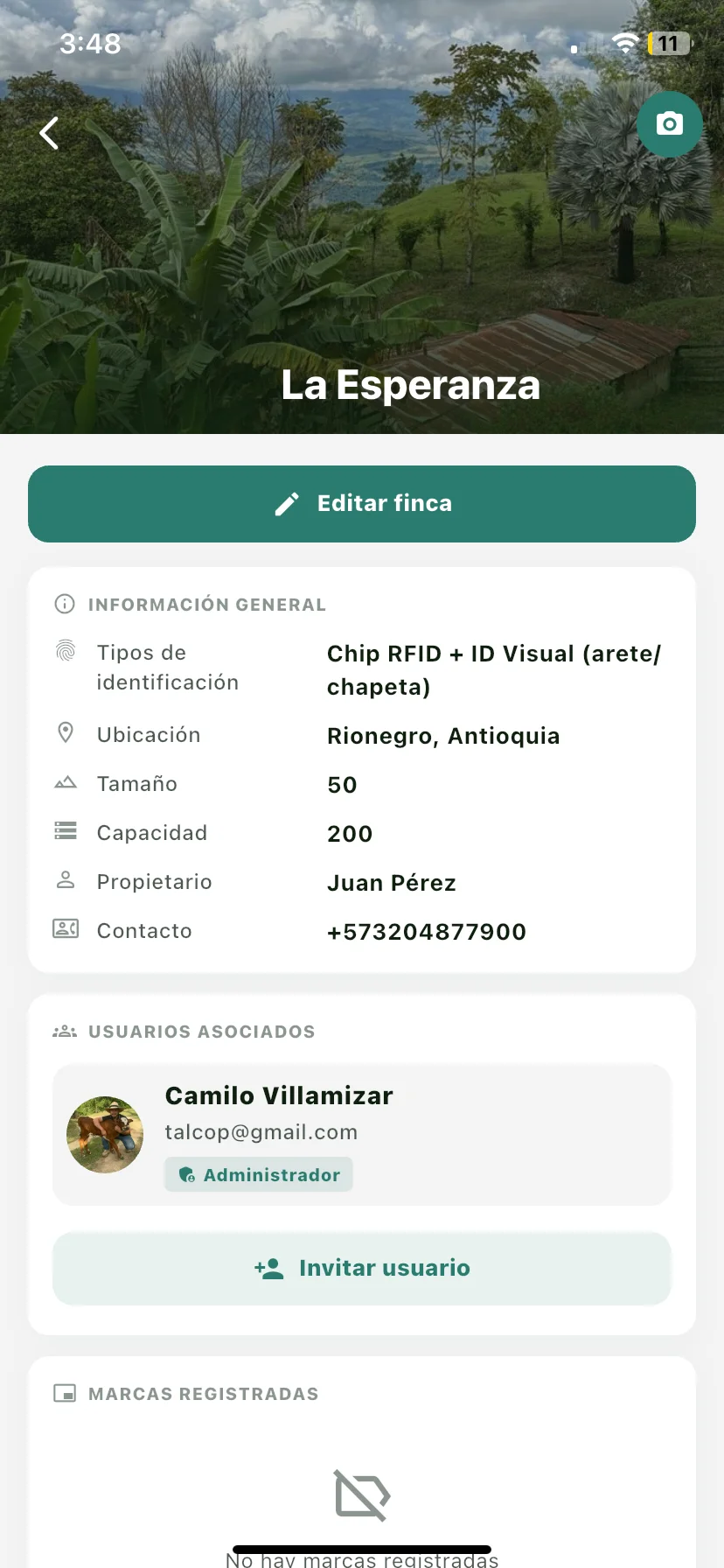 Tarjeta Usuarios asociados en el detalle de la finca con el botón Invitar usuario