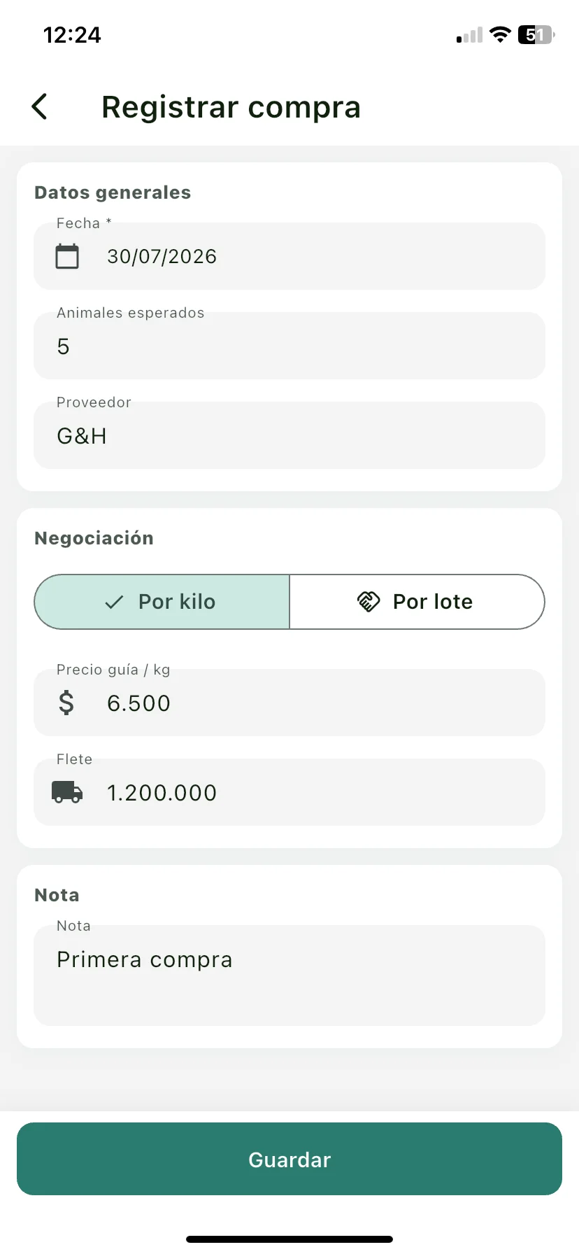 Formulario Registrar compra con Datos generales y el selector Por kilo / Por lote